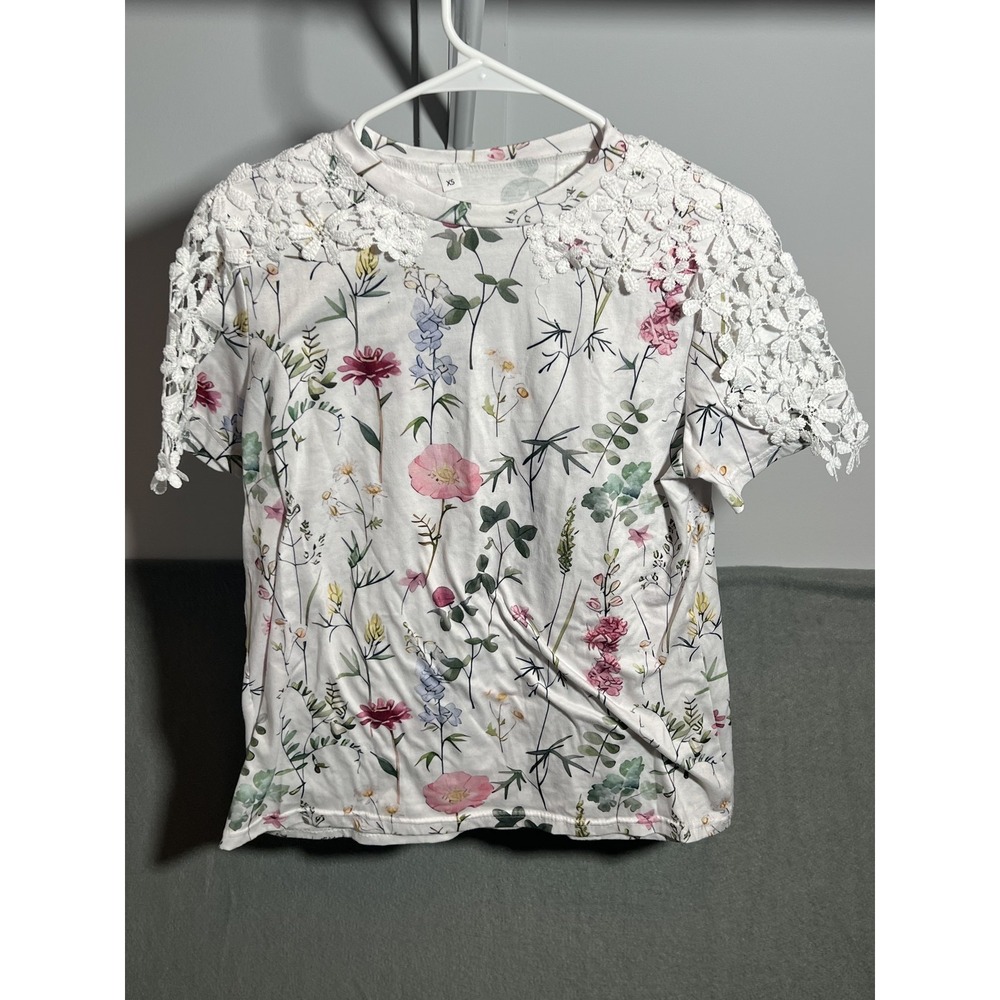 Women's Floral Print Top XS White Crochet Lace Short Sleeve Blouse